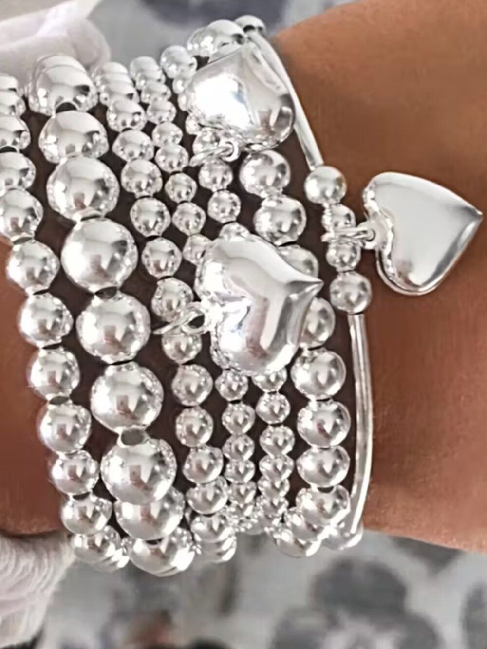 NWT Silver-Tone Beaded Heart Charm Stretch Bracelet Stack 7pc Set Metallic